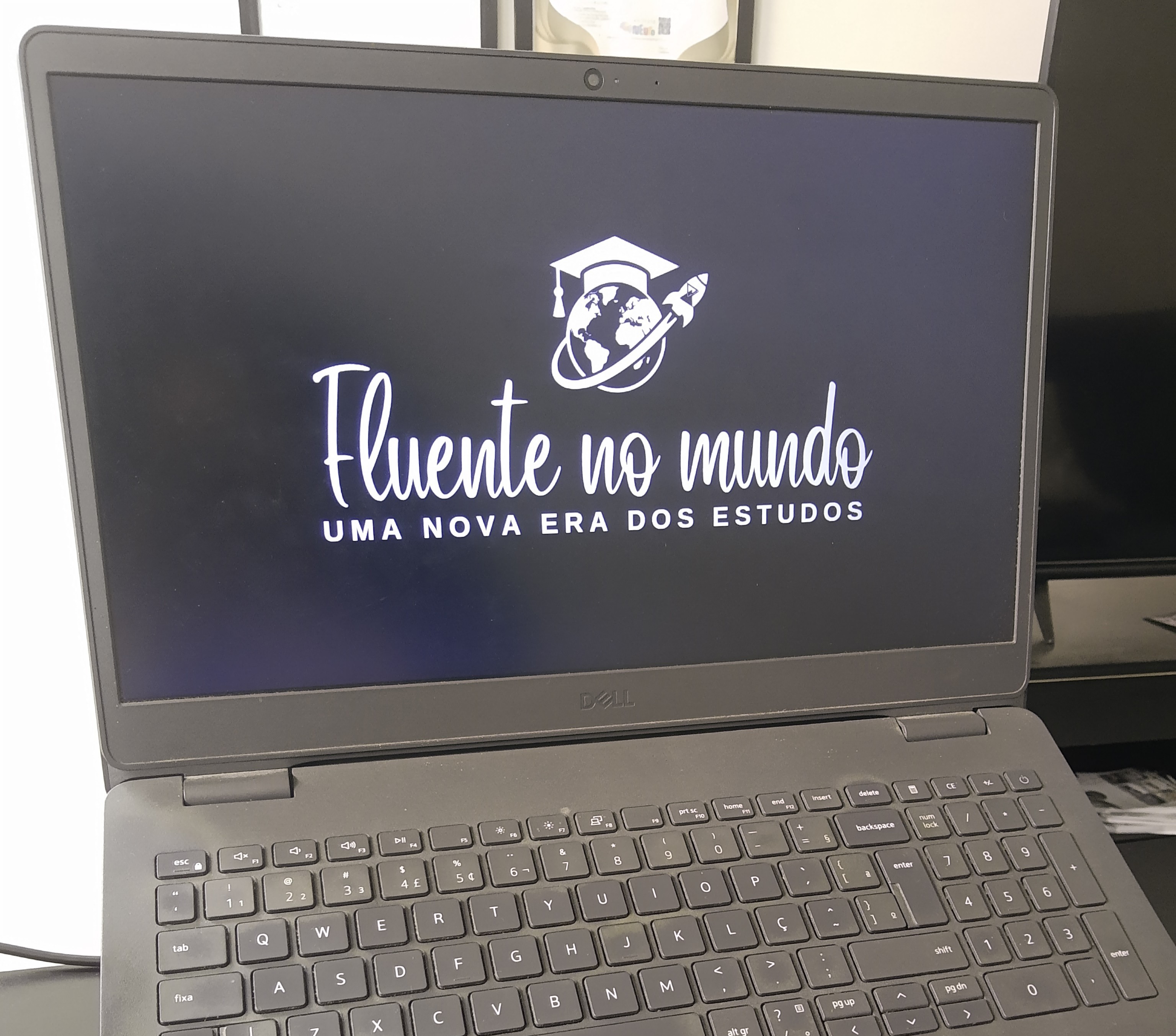 Notebook Fluente no Mundo